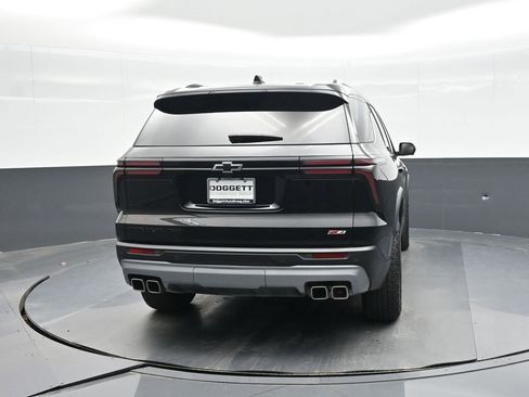 Used 2024 Chevrolet Traverse Z71 image 5