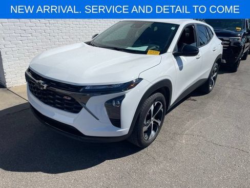 Certified 2024 Chevrolet Trax RS w/ Driver Confidence Package FWD image 13