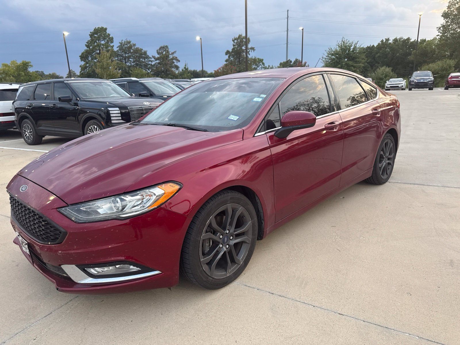 Used 2018 Ford Fusion SE w/ Equipment Group 201A FWD image 7