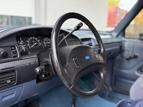 Used 1993 Ford F250 XLT image 20