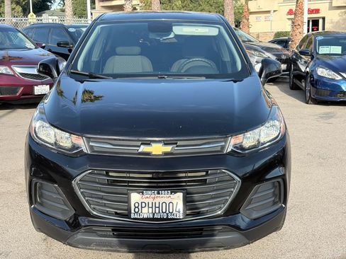Used 2020 Chevrolet Trax LS FWD image 2