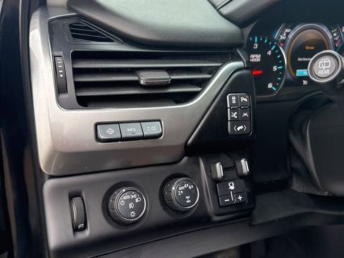 Used 2020 Chevrolet Suburban Premier w/ Premier Plus Edition image 13