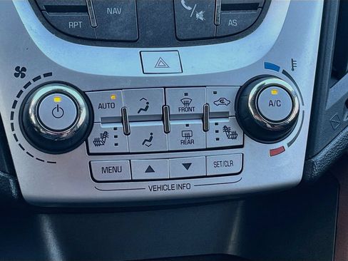 Used 2017 Chevrolet Equinox Premier w/ Enhanced Convenience Package AWD/4WD image 15