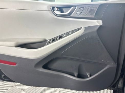 Used 2020 Hyundai Ioniq Limited FWD image 17