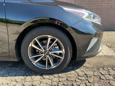 Used 2023 Kia Forte LXS w/ LXS Technology Package FWD image 31