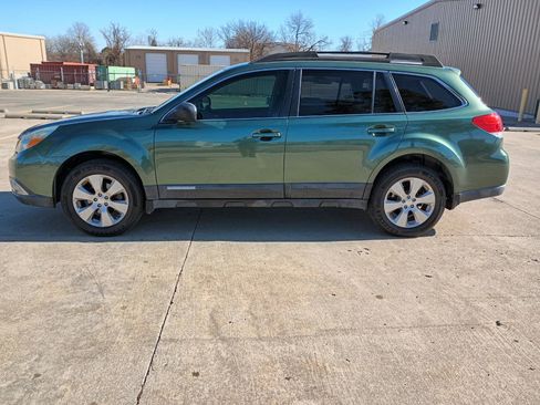 Used 2010 Subaru Outback 2.5i Limited image 7