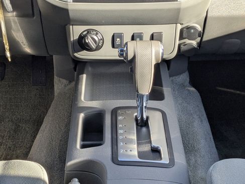 Used 2013 Nissan Frontier SV w/ SV Value Truck Pkg image 18