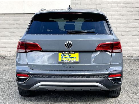 Certified 2024 Volkswagen Taos SE w/ Panoramic Sunroof Package image 3