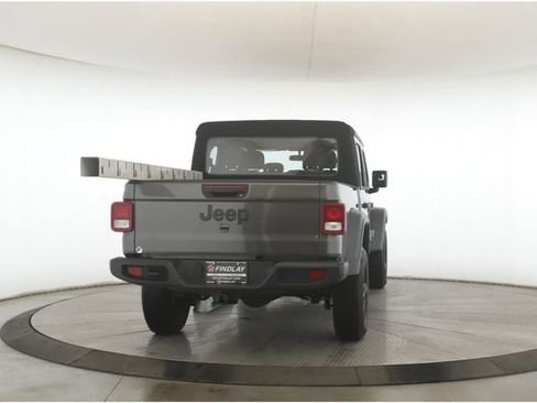 Used 2024 Jeep Gladiator Sport AWD/4WD image 7