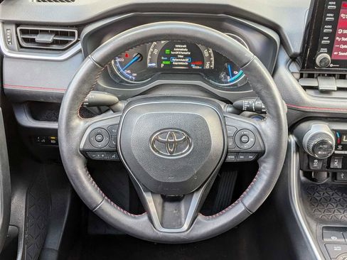 Used 2022 Toyota RAV4 SE w/ Weather & Moonroof Package AWD/4WD image 20