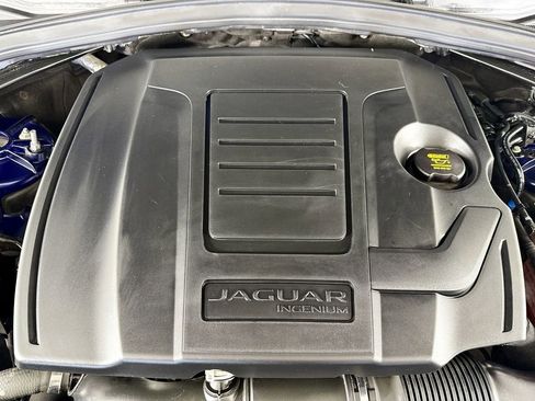 Used 2019 Jaguar F-PACE R-Sport image 25