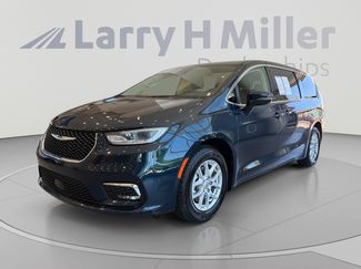 Used 2023 Chrysler Pacifica Touring-L FWD video 1