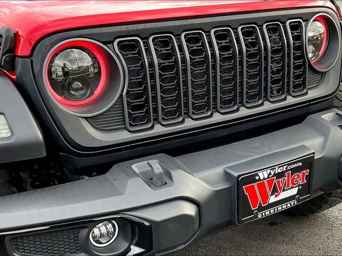 Used 2022 Jeep Wrangler Unlimited Sport AWD/4WD image 32