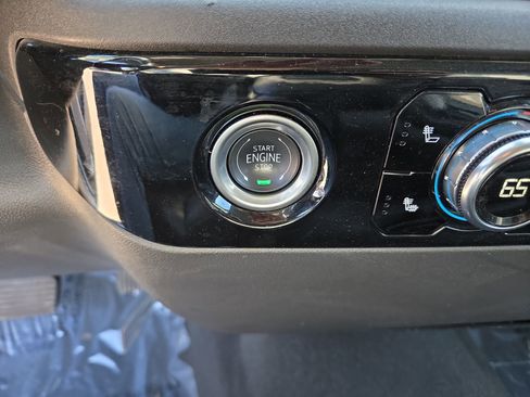 Used 2024 GMC Sierra 1500 SLT image 21