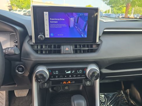 Used 2024 Toyota RAV4 XLE FWD image 17