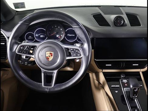Used 2020 Porsche Cayenne AWD/4WD image 8