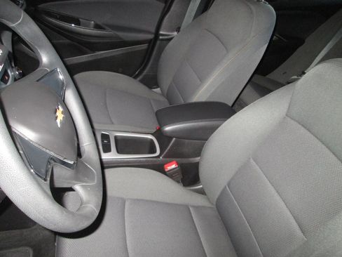 Used 2018 Chevrolet Cruze LS image 19