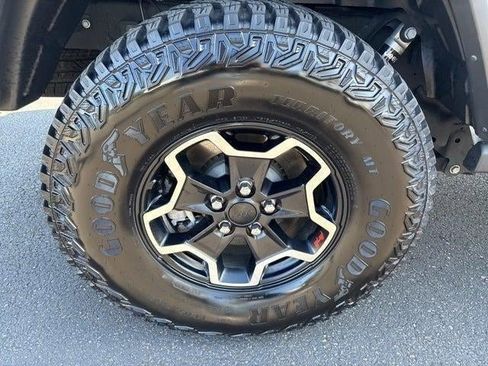 Used 2022 Jeep Gladiator Sport AWD/4WD image 6