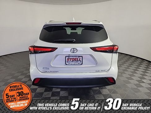 Used 2022 Toyota Highlander XLE image 9