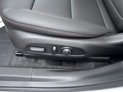 New 2026 Chevrolet Trax RS w/ Sunroof Package image 17