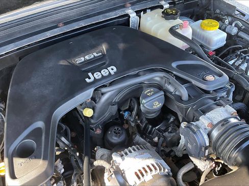Used 2019 Jeep Wrangler Unlimited Rubicon AWD/4WD image 29