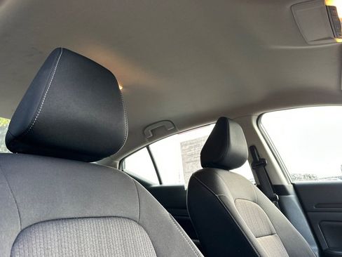 Used 2024 Nissan Altima 2.5 SV image 17