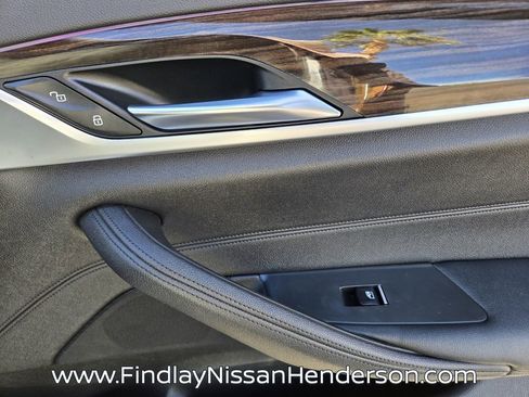 Used 2020 BMW 530e w/ Convenience Package image 18