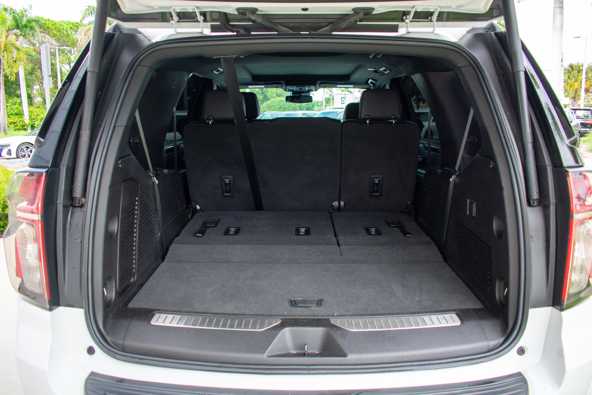 Used 2023 Chevrolet Tahoe RST AWD/4WD image 42