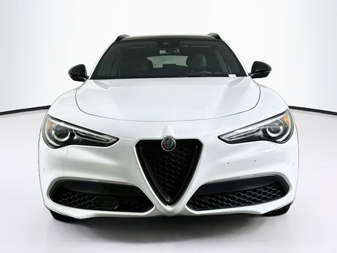 Used 2023 Alfa Romeo Stelvio Veloce AWD/4WD image 2