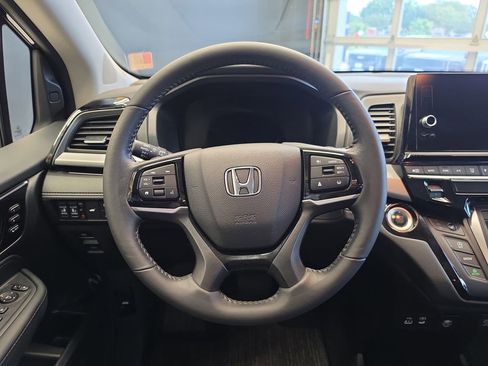 Used 2025 Honda Odyssey Touring image 20