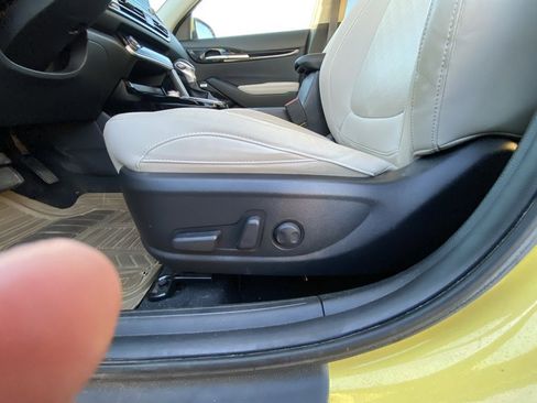 Certified 2021 Kia Seltos SX w/ SX Sunroof Package image 11