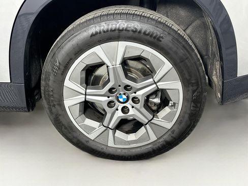 Used 2025 BMW X1 xDrive28i AWD/4WD image 11