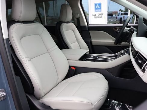 New 2026 Lincoln Aviator 2WD image 23