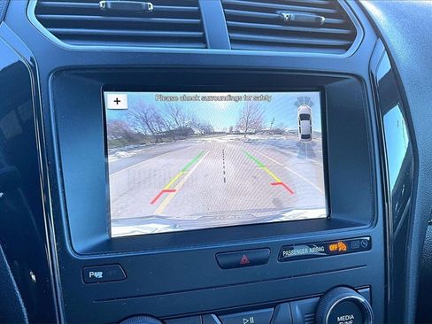 Used 2019 Ford Explorer XLT w/ Equipment Group 202A image 21