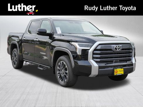 Used 2024 Toyota Tundra Limited w/ Power Package AWD/4WD image 1