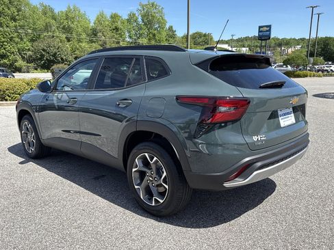 New 2026 Chevrolet Trax LT w/ Driver Confidence Package FWD image 5