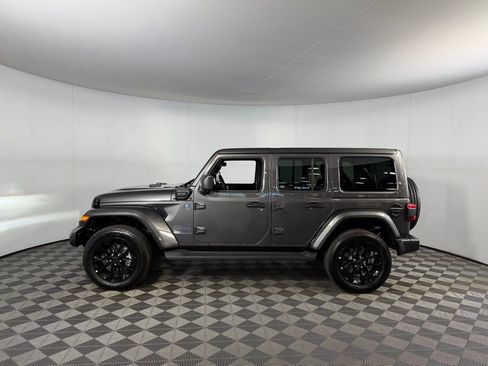 Used 2025 Jeep Wrangler Unlimited Sahara image 10