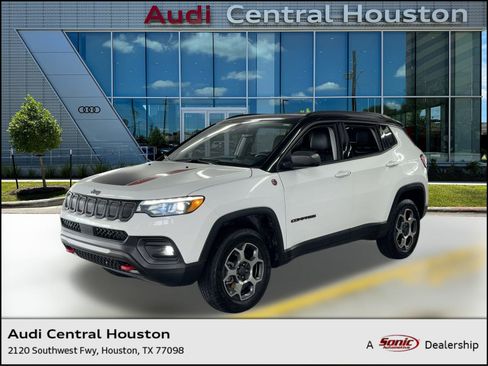 Used 2022 Jeep Compass Trailhawk w/ Trailhawk Elite Group image 1