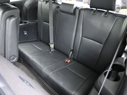 Used 2024 Toyota Highlander Limited image 28