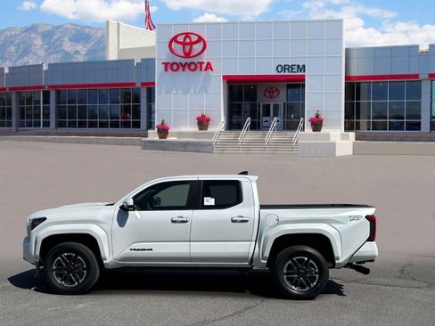 Used 2026 Toyota Tacoma TRD Sport AWD/4WD image 5