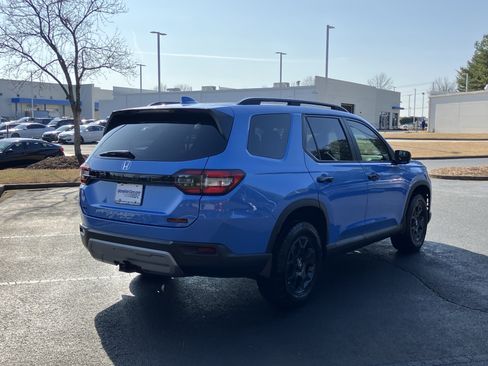 Used 2024 Honda Pilot TrailSport image 10
