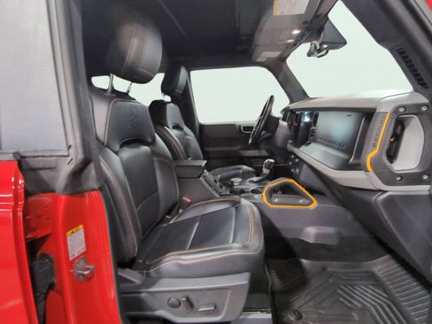 Used 2022 Ford Bronco Badlands w/ Sasquatch Package AWD/4WD image 17