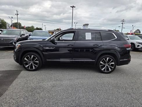Certified 2024 Volkswagen Atlas SEL Premium R-Line AWD/4WD image 4