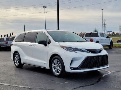 Used 2021 Toyota Sienna XSE