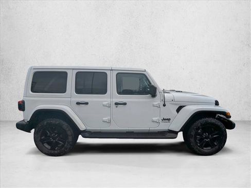 Used 2021 Jeep Wrangler Unlimited Sahara image 4