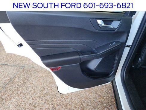 New 2025 Ford Escape SE image 32