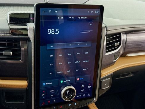 Used 2022 Ford Expedition Max Platinum image 9