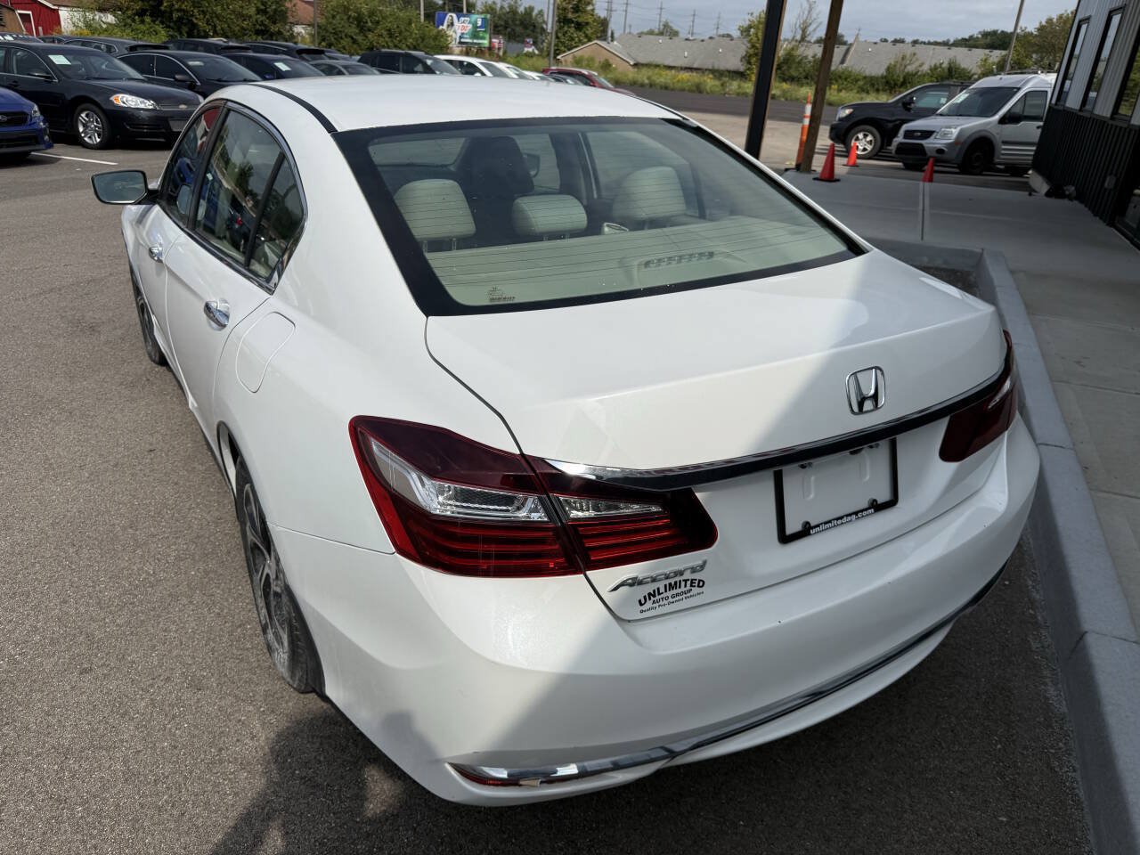 Used 2016 Honda Accord LX image 10