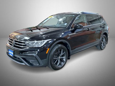 Used 2024 Volkswagen Tiguan SE AWD/4WD image 1