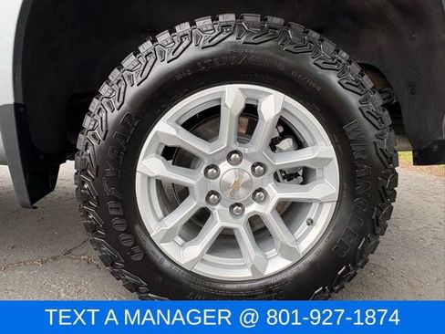 Used 2025 Chevrolet Silverado 1500 LT w/ Z71 Off-Road Package AWD/4WD image 7